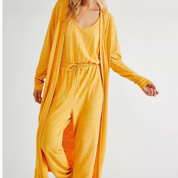 Free People Bicoastal Set NWT SMALL Sold out pale yellow color. - Picture 7 of 9